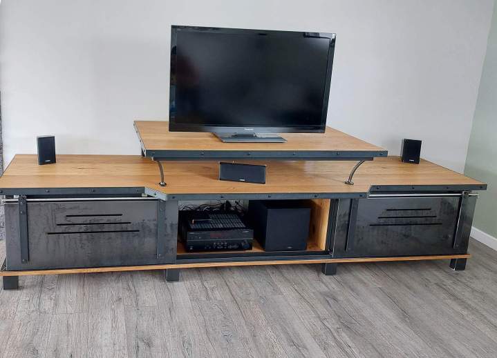Mobilier métallique sur mesure Ploufragan