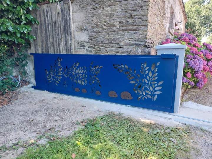 Fabrication de portails sur mesure, de style traditionnel ou contemporain